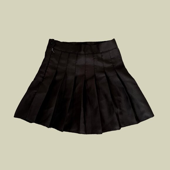 Black Pleated Mini Skirt - Picture 2 of 3